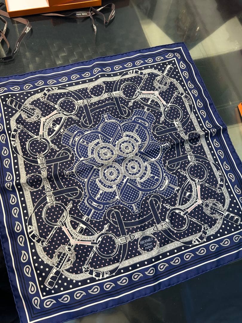 ☆*☆様 HERMES 未使用 シルクスカーフ 紙袋付き