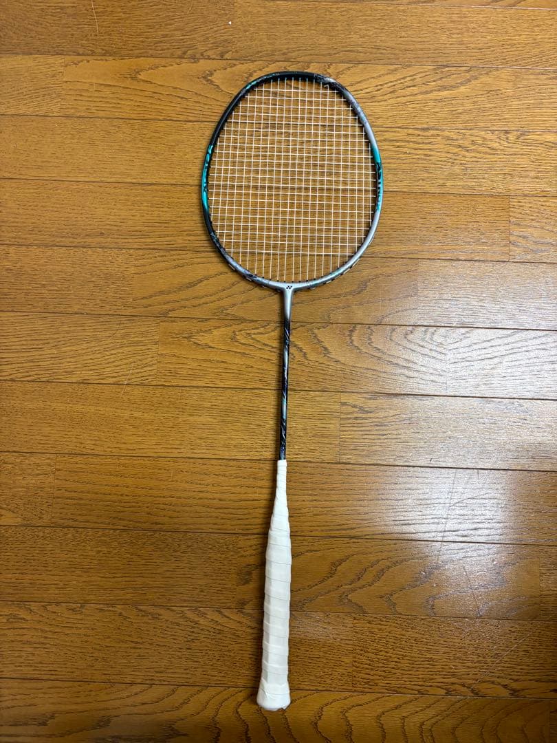 アストロクス88S PRO バドミントンラケット 4UG5