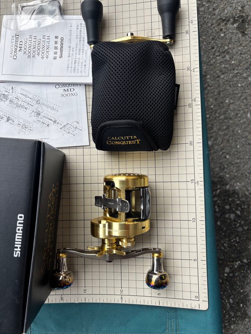 シマノ カルカッタコンクエストMD 400XGLH ベイトリール　右ハンドル