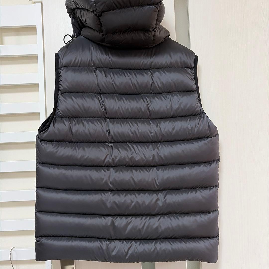 【即日発送】MONCLER フード付きダウンベスト ブラック　サイズ2 L