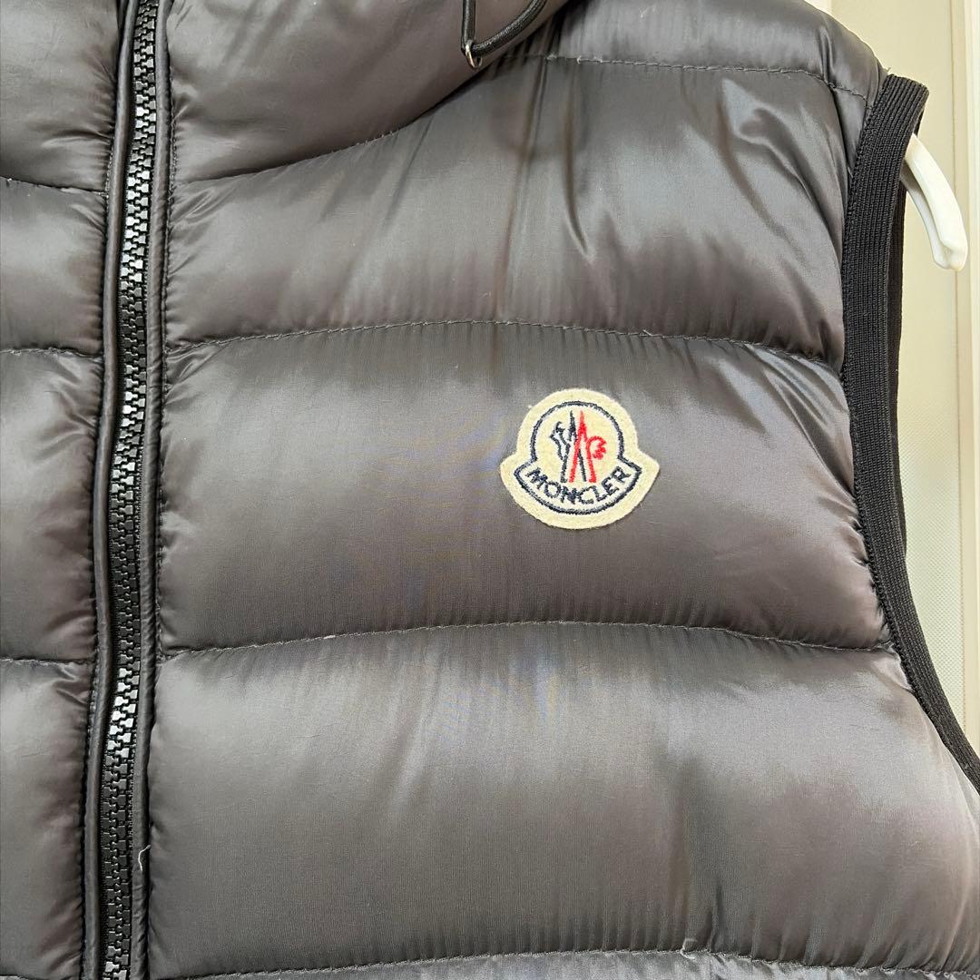 【即日発送】MONCLER フード付きダウンベスト ブラック　サイズ2 L