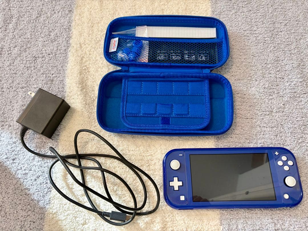 Nintendo Switch Lite 青 本体と付属品