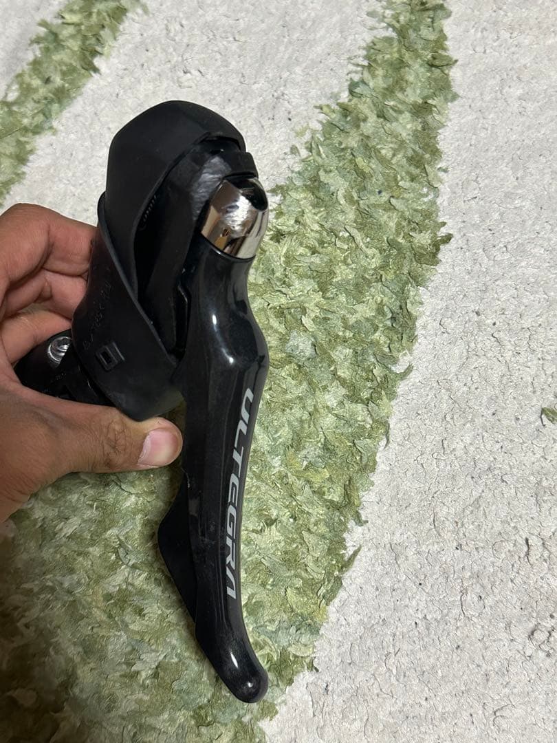 ULTEGRA r8000油圧11s STI破損あり