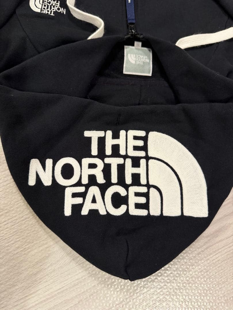 North Faceジップパーカー　黒　Mサイズ　レディース