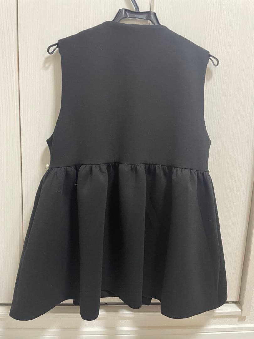 Fitmore フィットモア パールぺプラムジレ ブラック