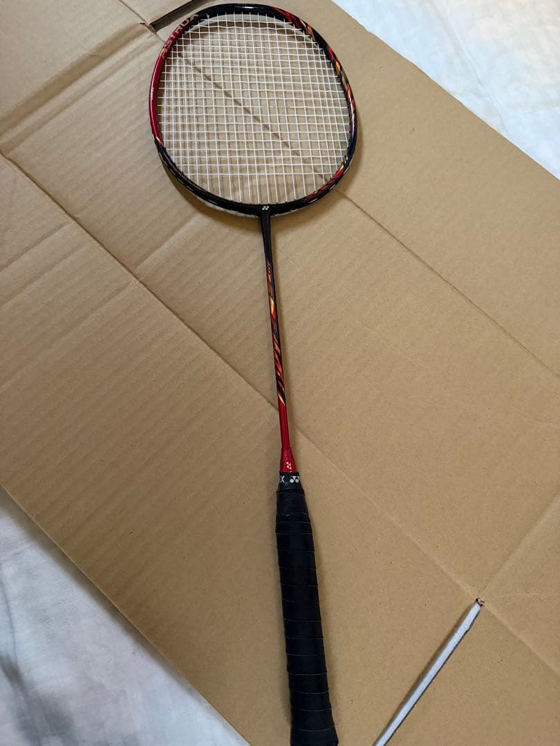 バドミントンラケット YONEX アストロクス99Pro 4UG5