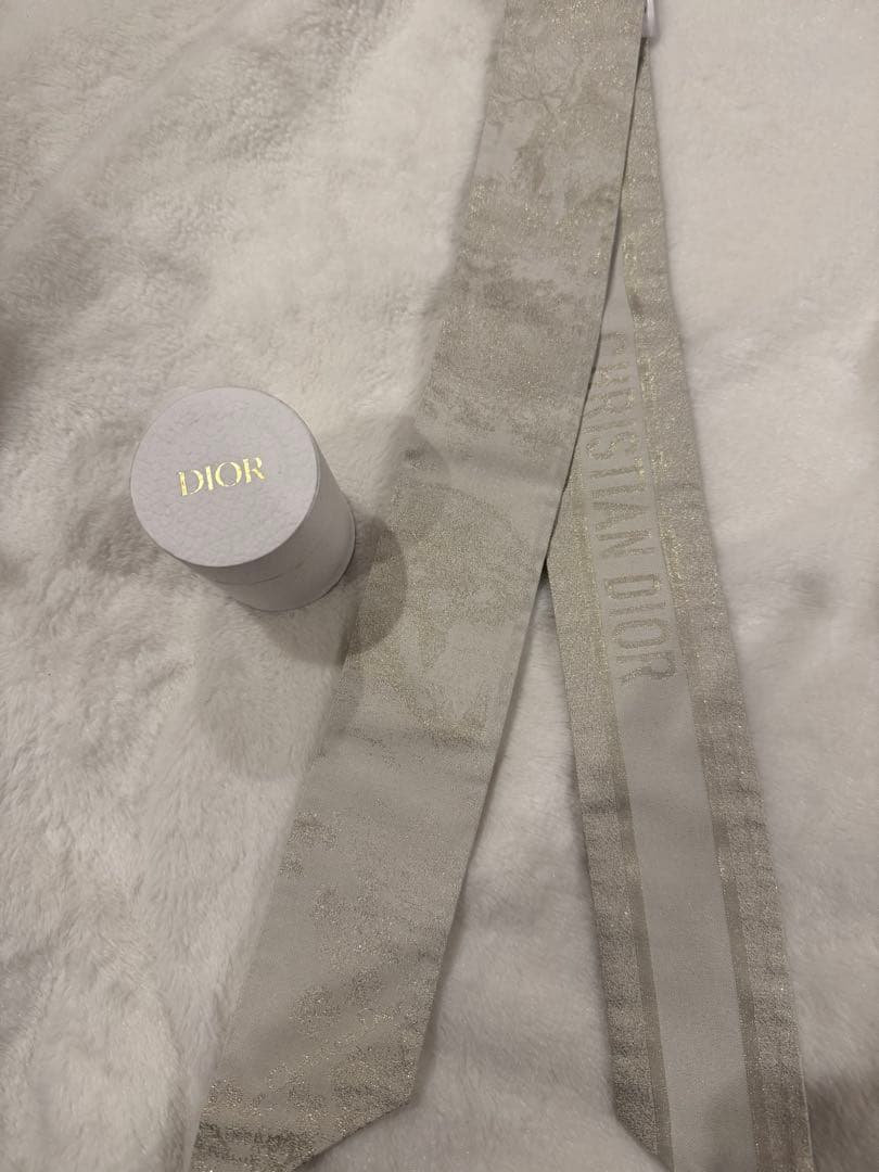 Dior ミッツァ スカーフ ホリデー　ホワイト　ゴールド