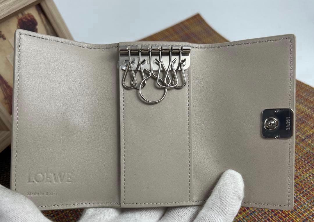 新品未使用LOEWE ロエベ アナグラム　キーケース　ぺブルグレインカーフ