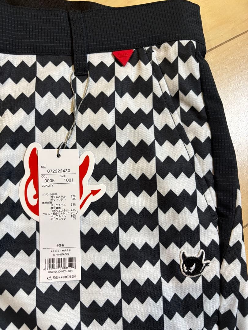 新品未使用　WAACレディース ゴルフパンツ 白黒ジグザグ　サイズ1