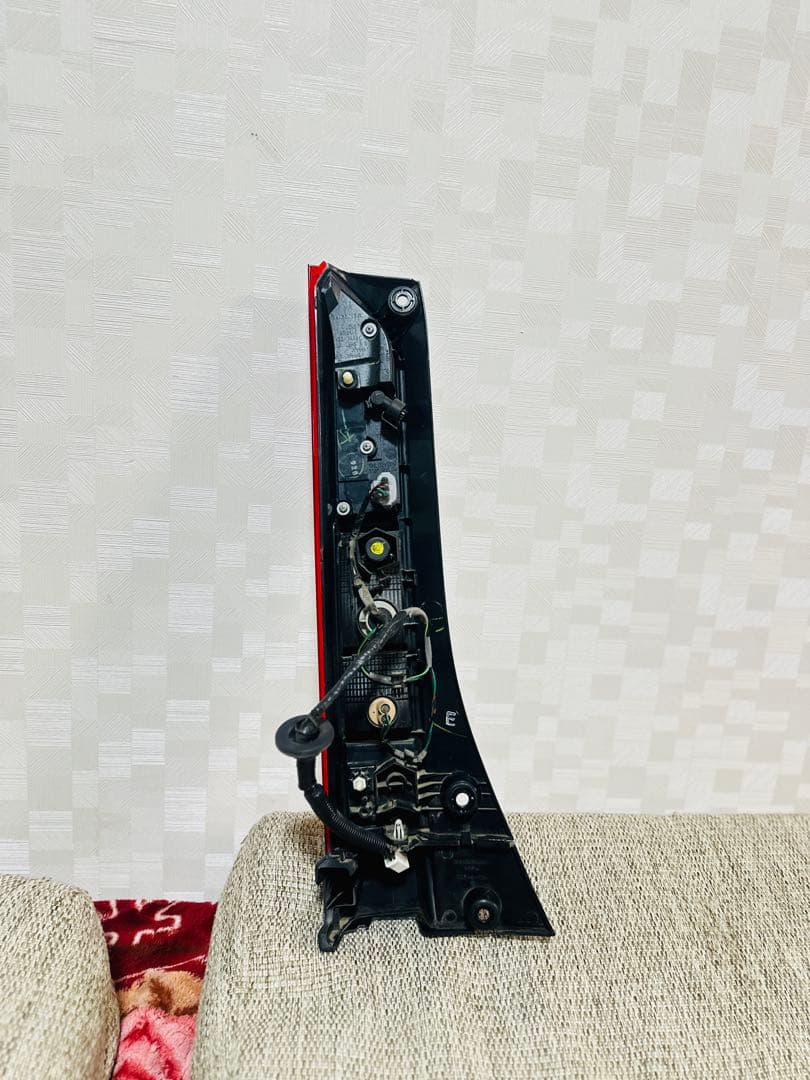 ホンダ N-VAN 純正 テールライト 右側
