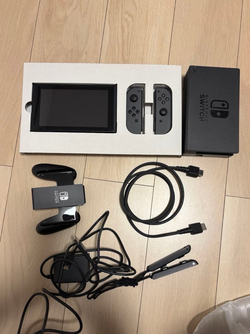 任天堂Switch 本体(箱・SDカード付き)