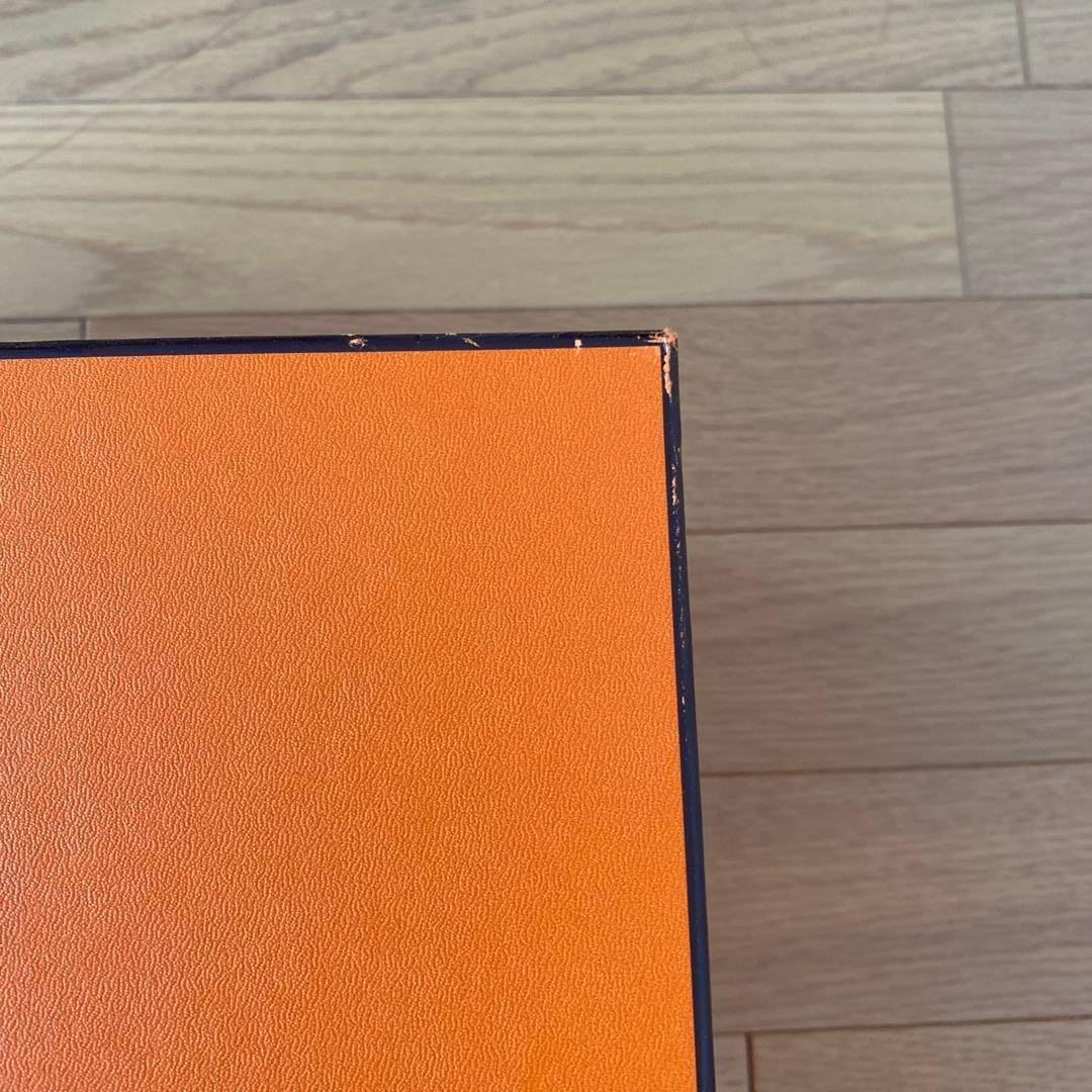 空箱です！　HERMES ギフト箱　約38×33×18センチ