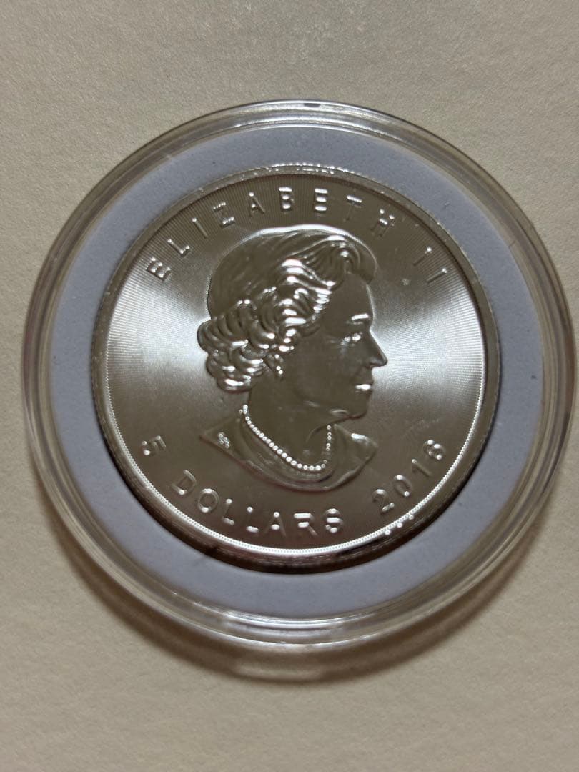 （新品）カナダ　メイプルリーフ　5ドル銀貨　2016