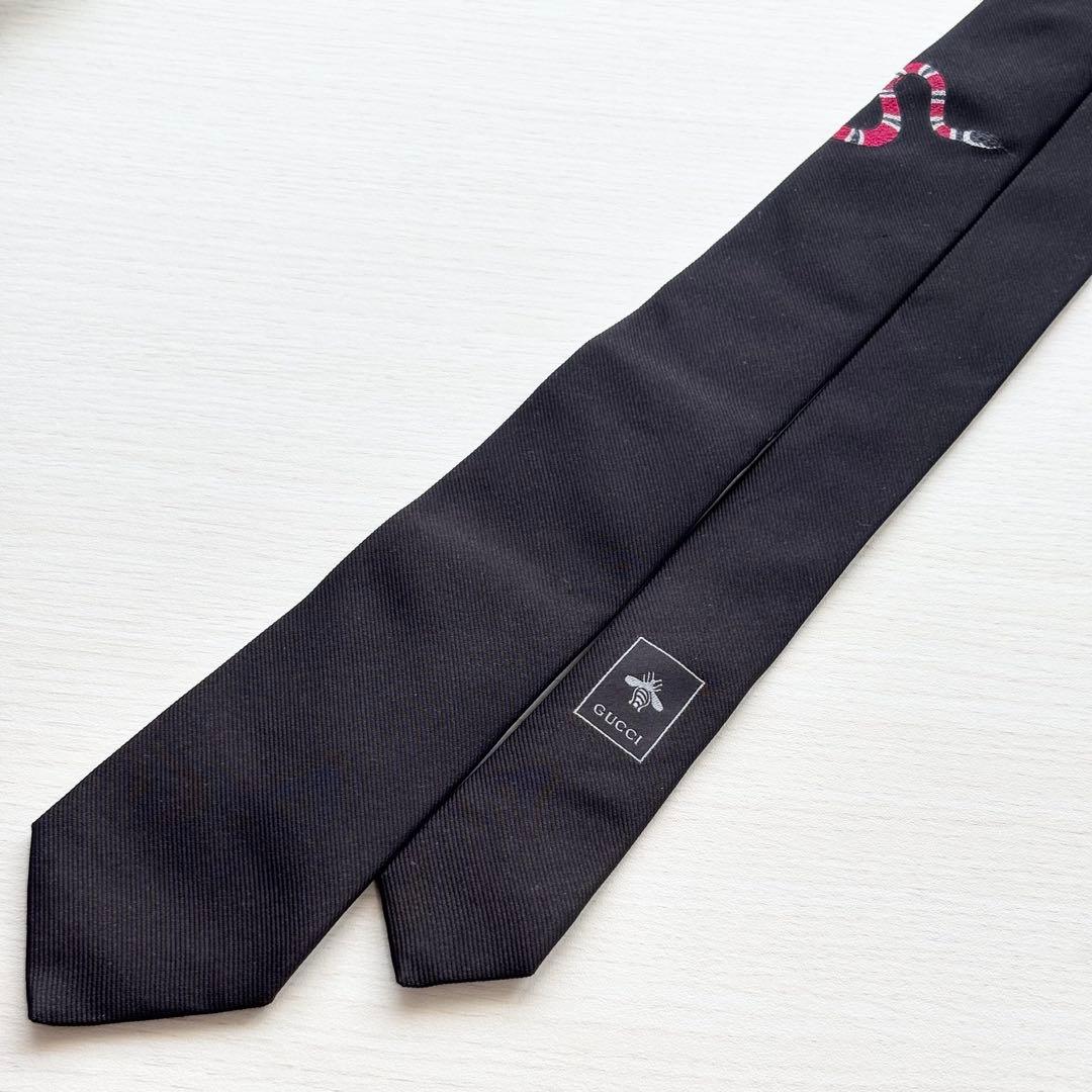 GUCCI グッチ 箱 袋 付き スネーク刺繍 無地 ソリッド ネクタイ 黒 蜂