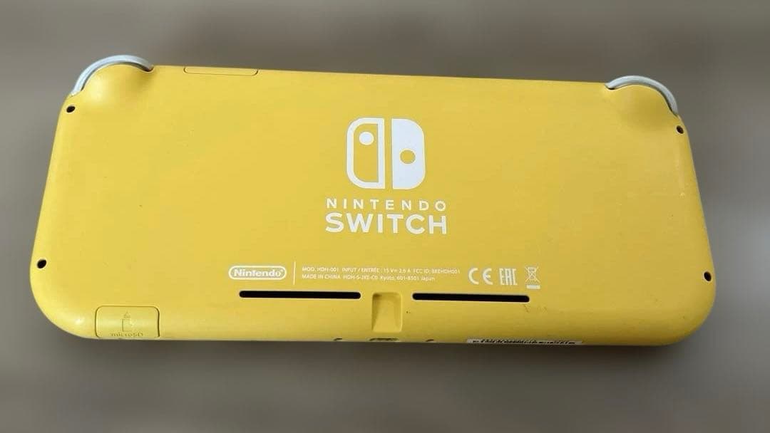 Nintendo SwitchLight 【ジャンク品】 イエロー