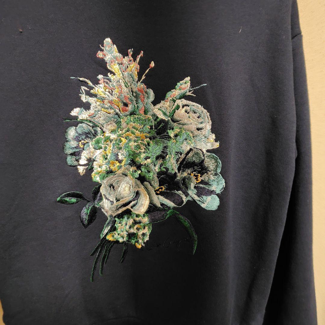 ［タグ付き未着用品］ロイスクレヨン　花柄刺繍ネイビー パーカー