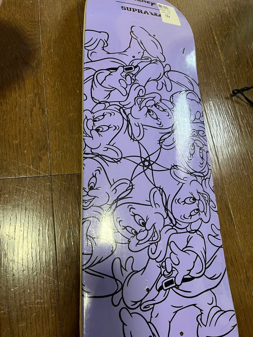 SupraとDisneyコラボ　スケボー板