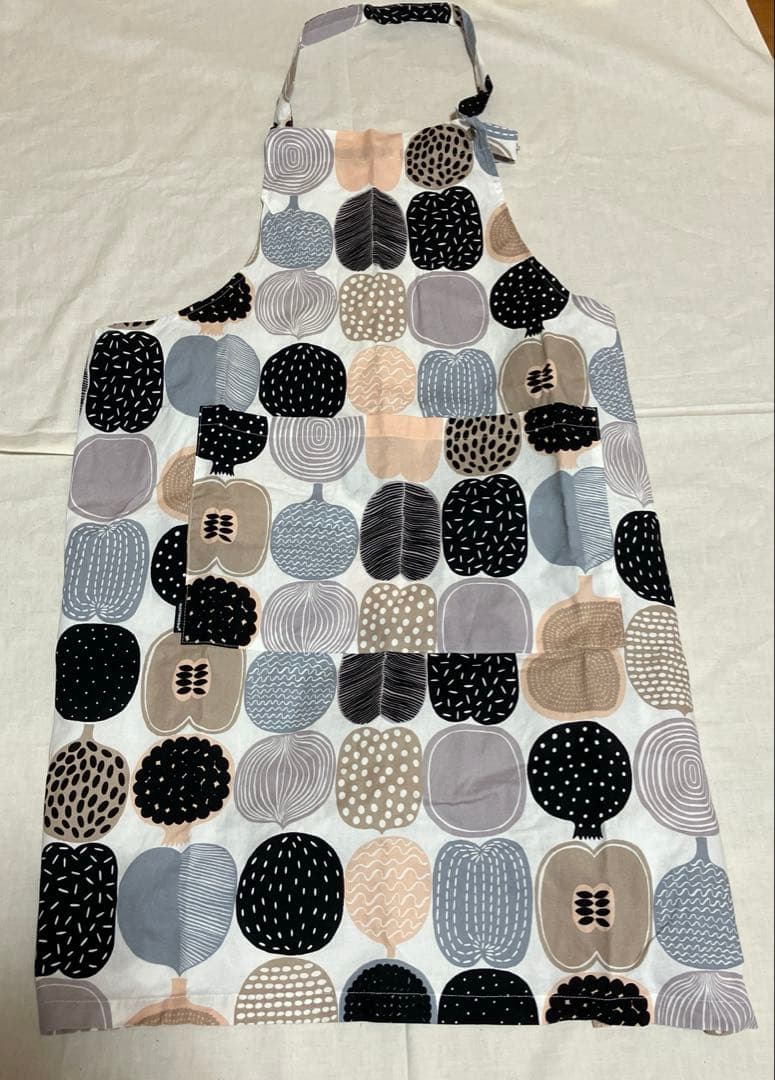 marimekko 幾何学模様 エプロン　コンポッティデザイン