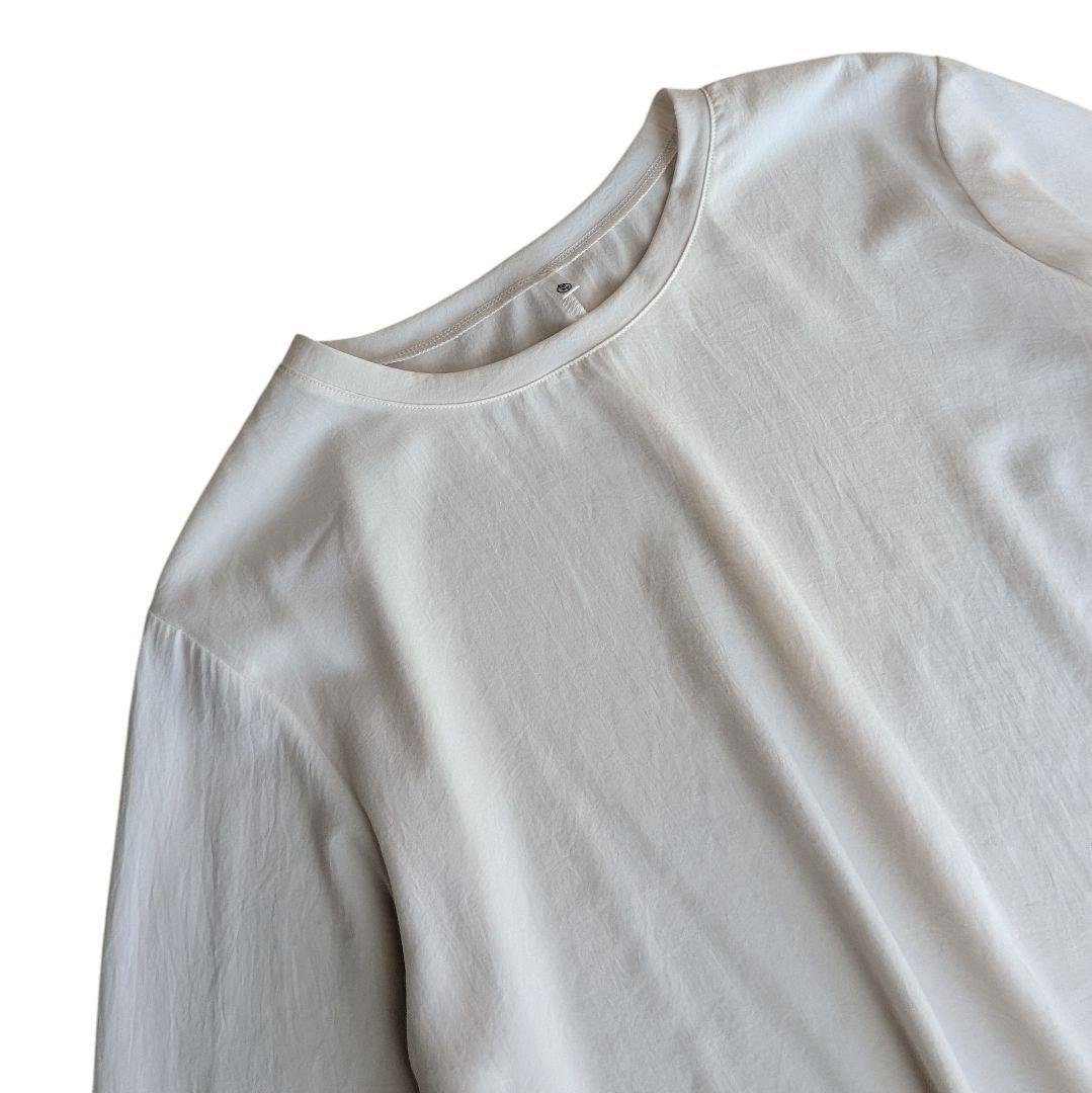 極美品✨️BEARDSLEY　 後ろドレープTブラウス　ホワイト