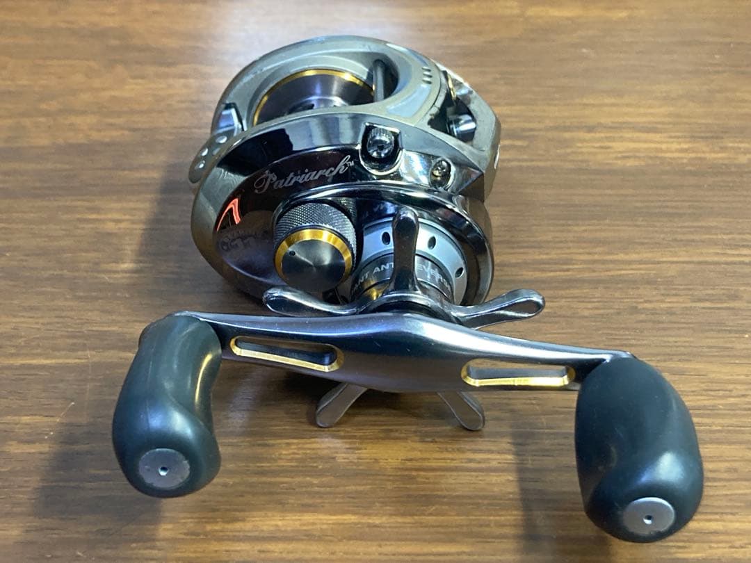 リール PFLUEGER Patriarch 71LP