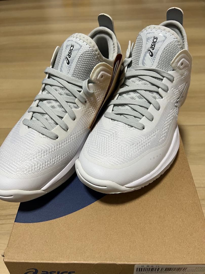 新品未使用 ASICS グライドノヴァff3 ホワイト×グレー 23cm