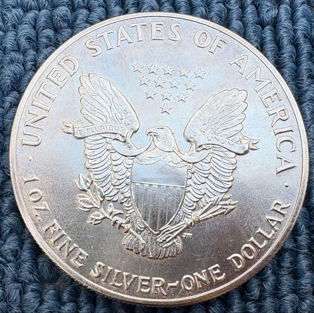 値下げ!アメリカ合衆国イーグル銀貨　1オンス　1987 ×2枚1988 × 1枚
