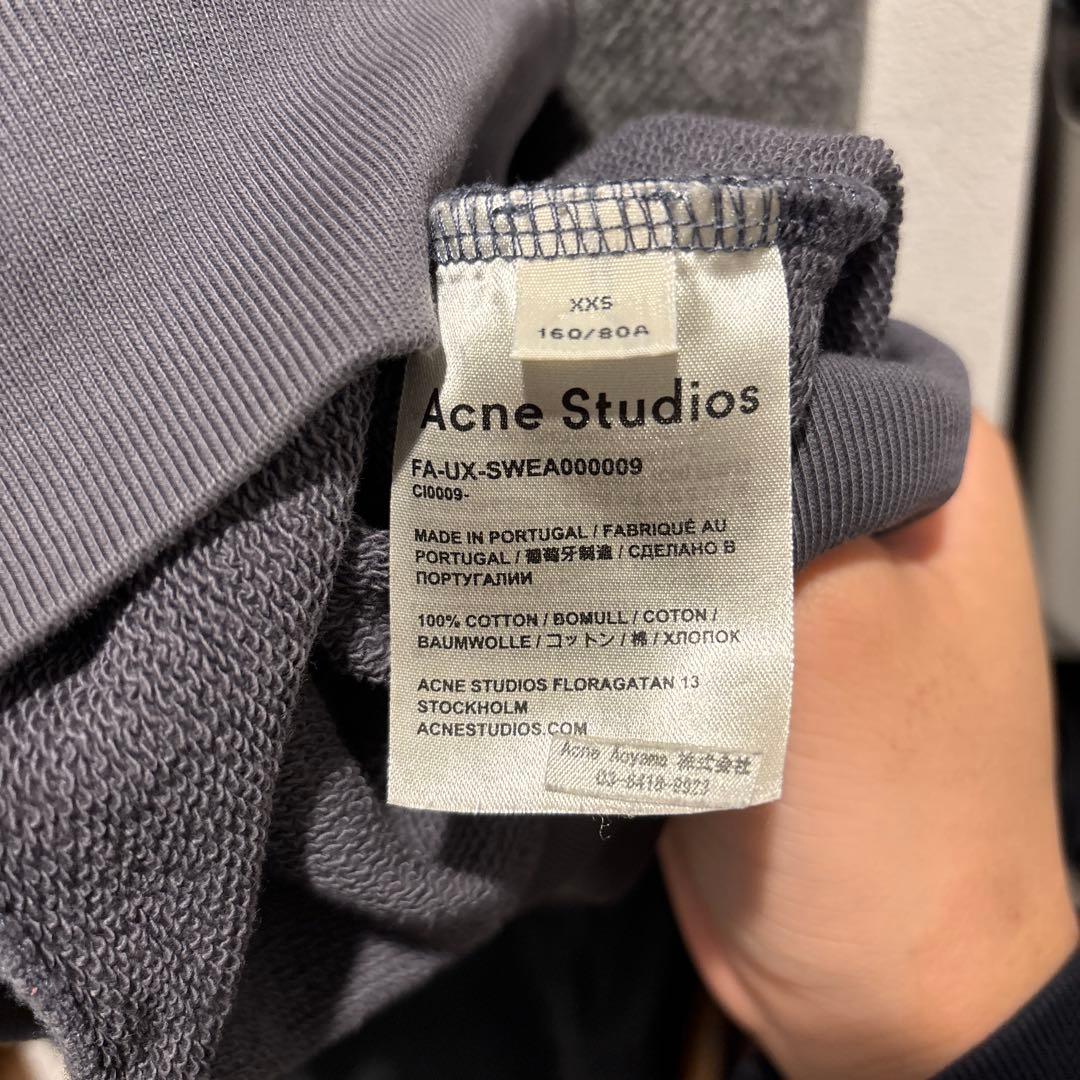 acne studios 大きめの作りです。