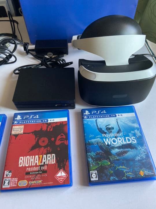 PlayStation VR WORLDS 同梱版　　おまけソフト２つ付き！