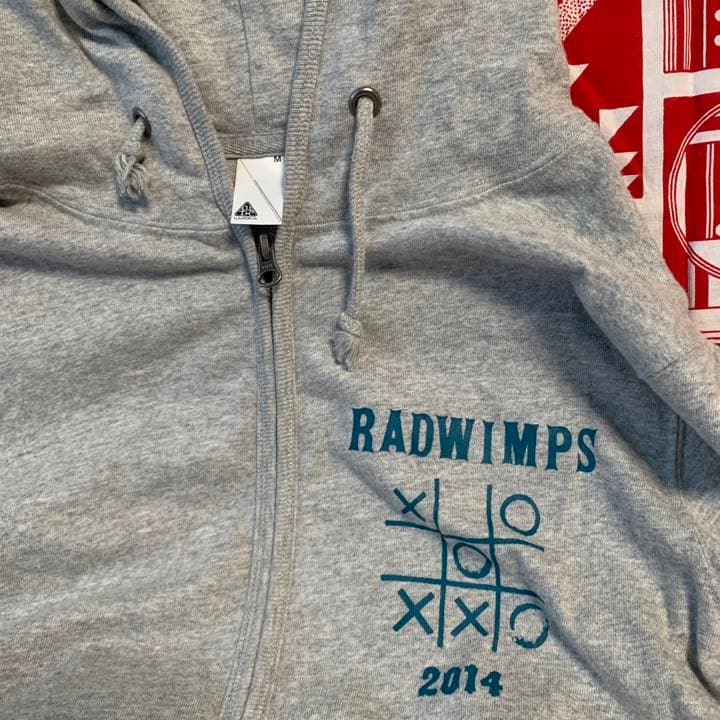 RADWIMPS パーカー　本や雑誌もセットにしました。