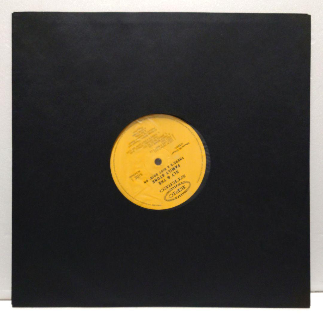 洋楽 THERE'S A RIOT GOIN' ON (Gatefold 180g)