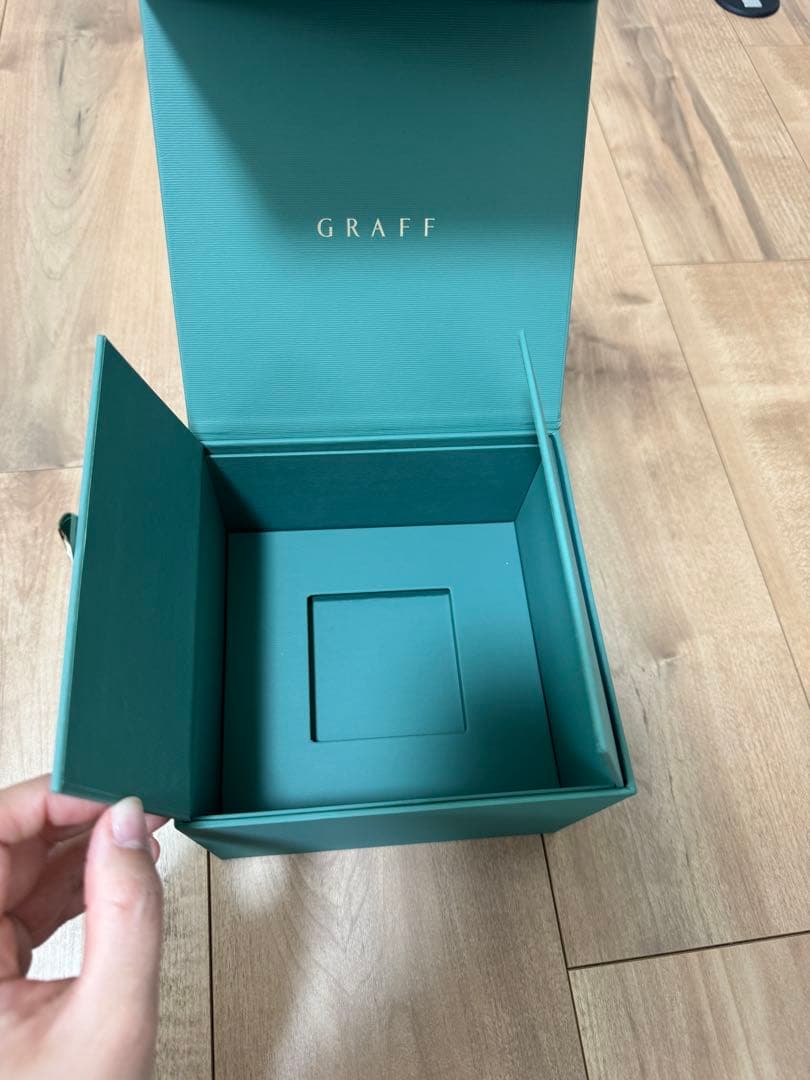 GRAFF リニューアル後　新作　ギフトボックス　ショッパー　パンフレット