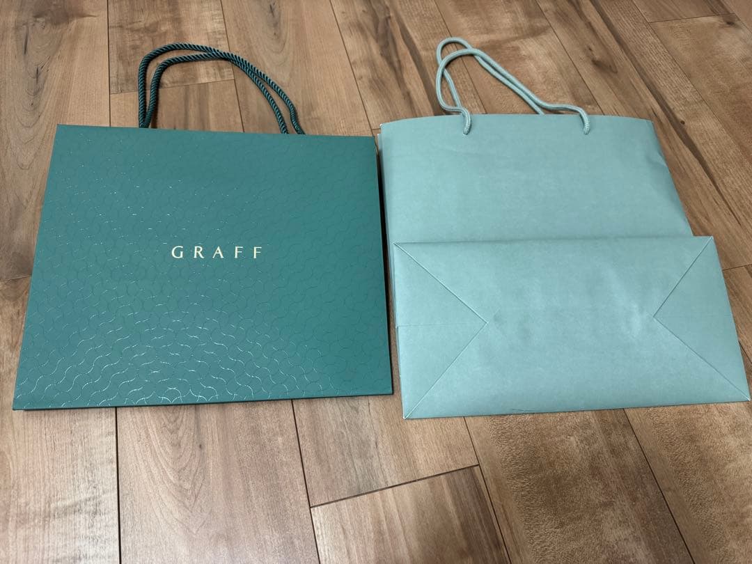 GRAFF リニューアル後　新作　ギフトボックス　ショッパー　パンフレット