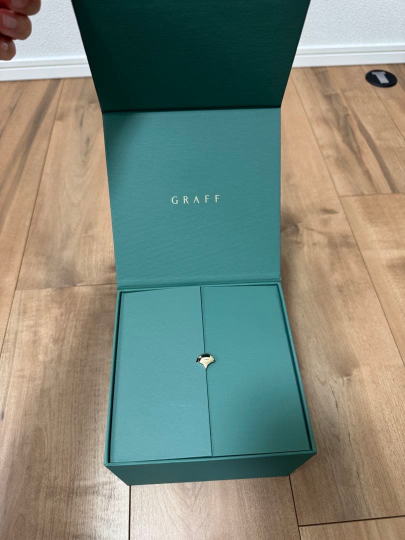 GRAFF リニューアル後　新作　ギフトボックス　ショッパー　パンフレット
