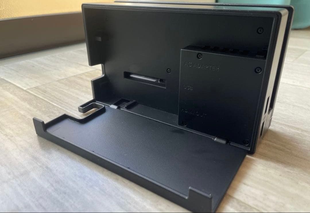 【動作良好・美品】新型Nintendo Switch　ニンテンドースイッチ本体