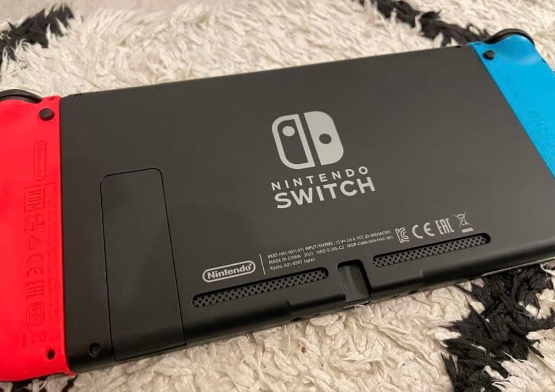 【動作良好・美品】新型Nintendo Switch　ニンテンドースイッチ本体