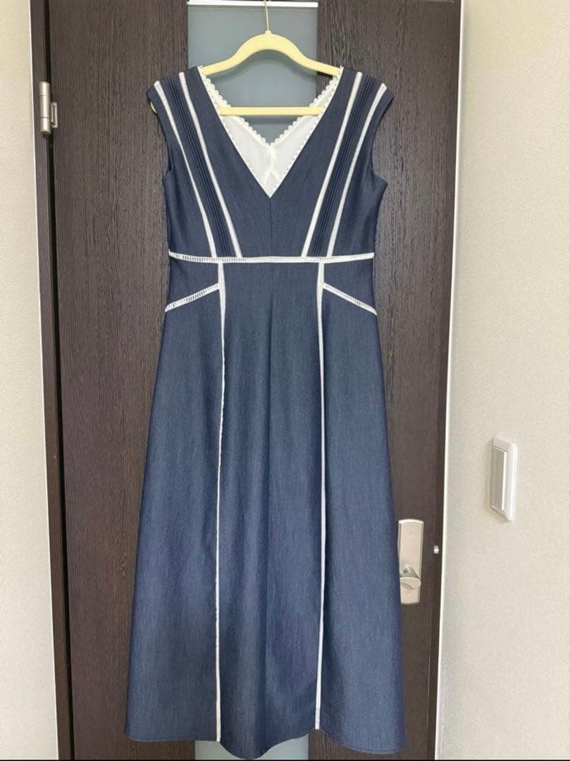 ワンピース herlipto Lace Trimmed Chambray Dress M