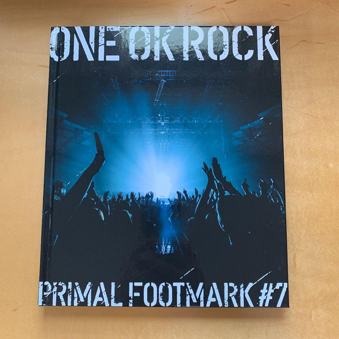 ONE OK ROCKのファンクラブ限定写真集（更新時もらえるもの）