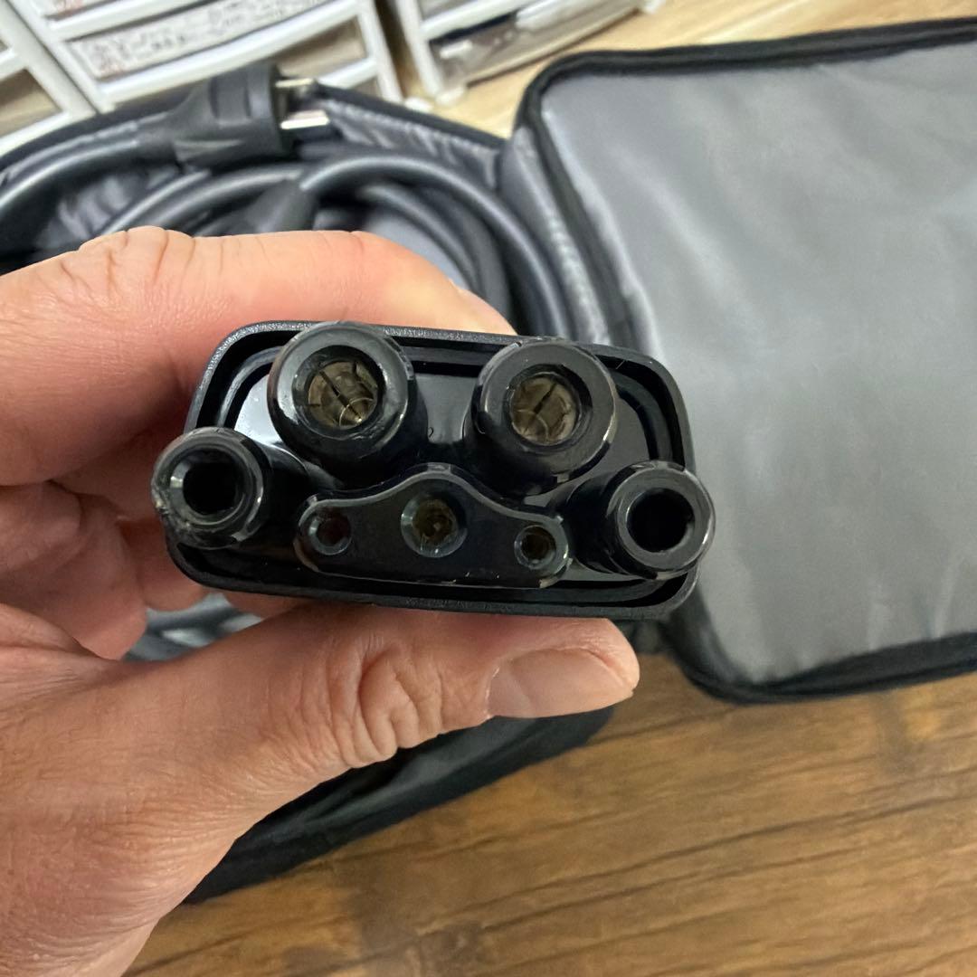 TESLA ユニバーサルモバイルコネクター