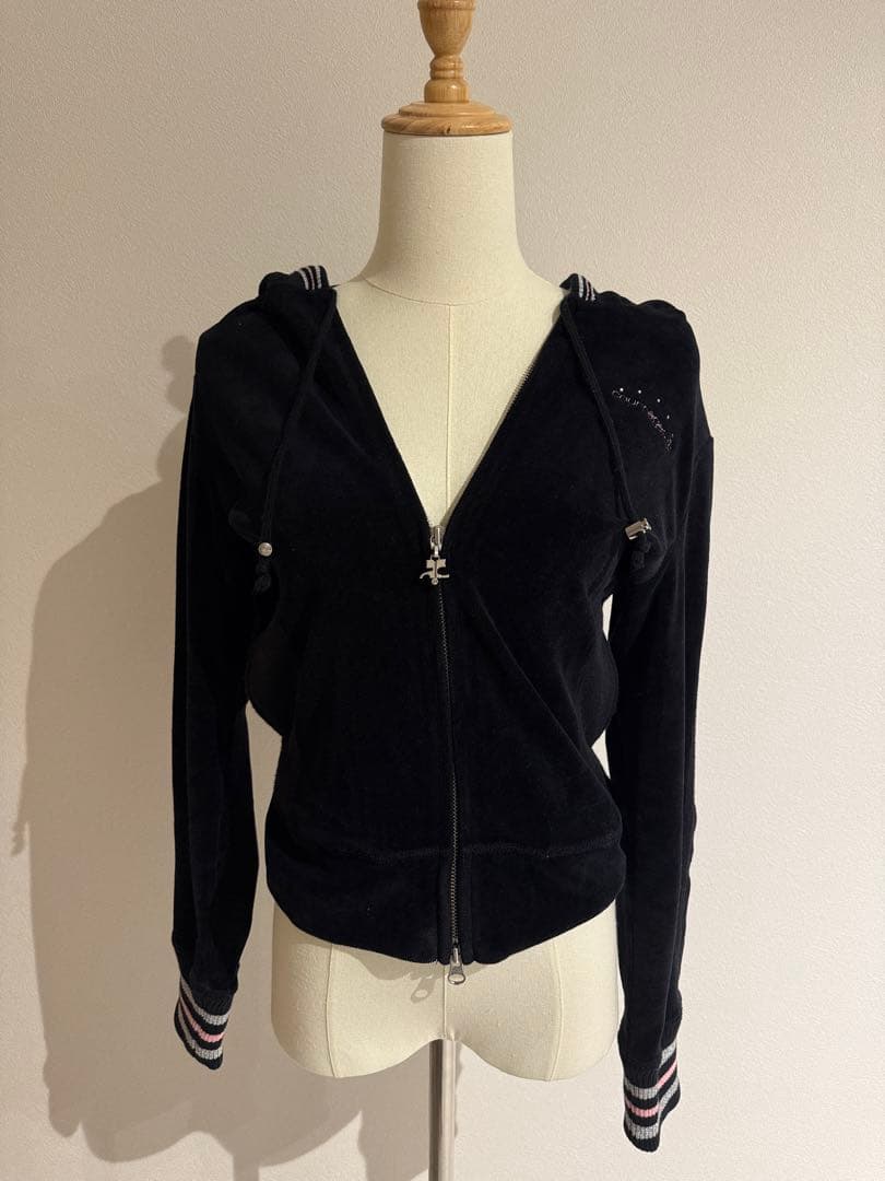courrèges クレージュ フード付きパーカー ブラック　ベロア 黒 ピンク