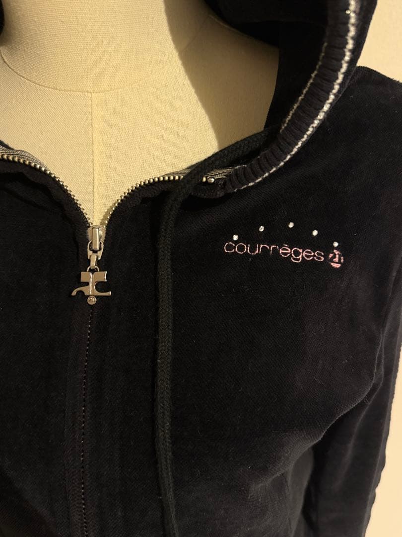 courrèges クレージュ フード付きパーカー ブラック　ベロア 黒 ピンク
