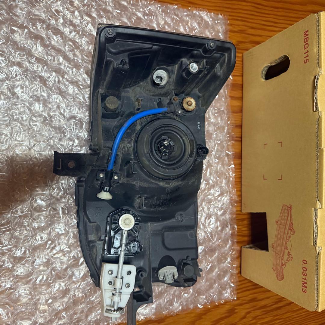 ホンダ　アクティ　右ヘッドライト　HA8 HA9