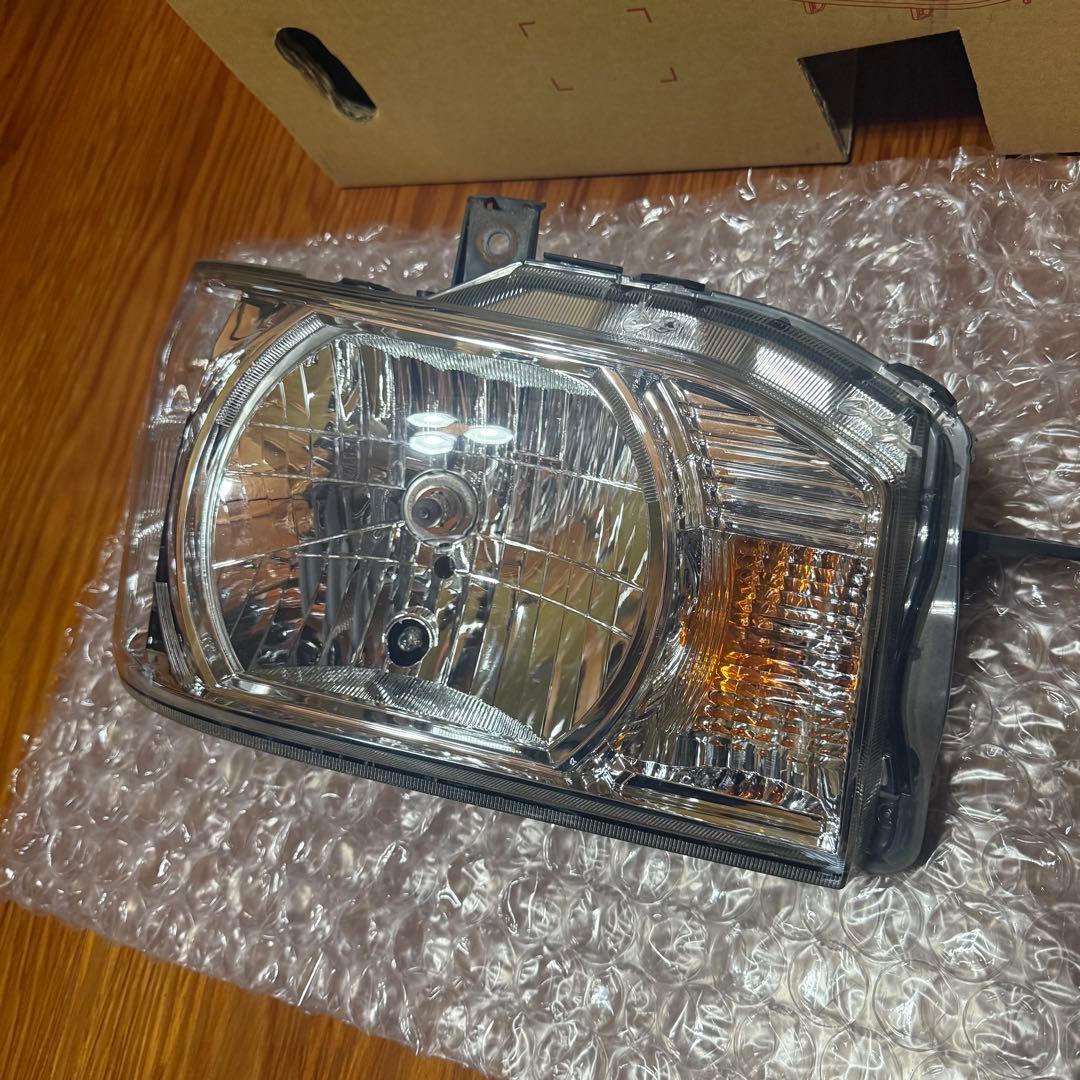 ホンダ　アクティ　右ヘッドライト　HA8 HA9