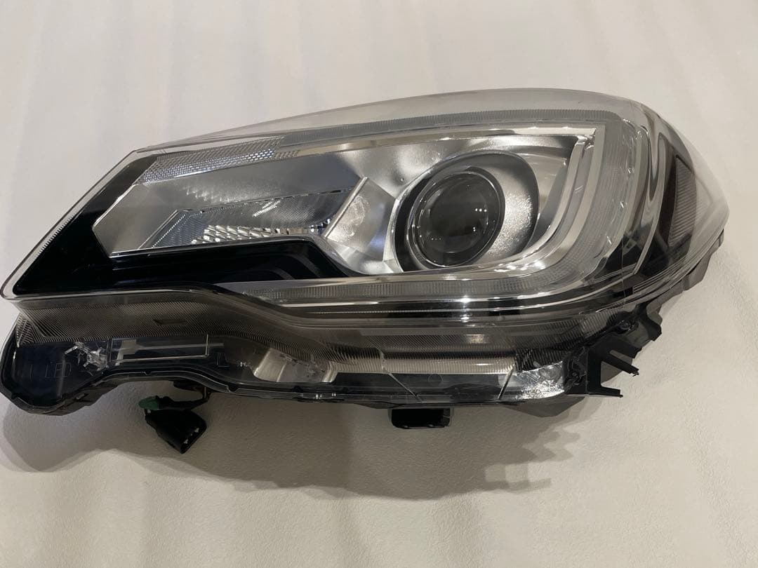 スバル フォレスター SJ5 後期 左ヘッドライト LED 100-60323