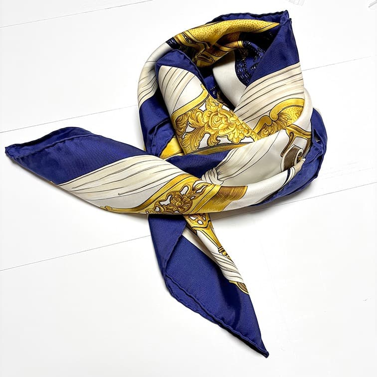 美品【HERMES エルメス】カレ90 ETRIERS 鐙柄 馬具柄　スカーフ