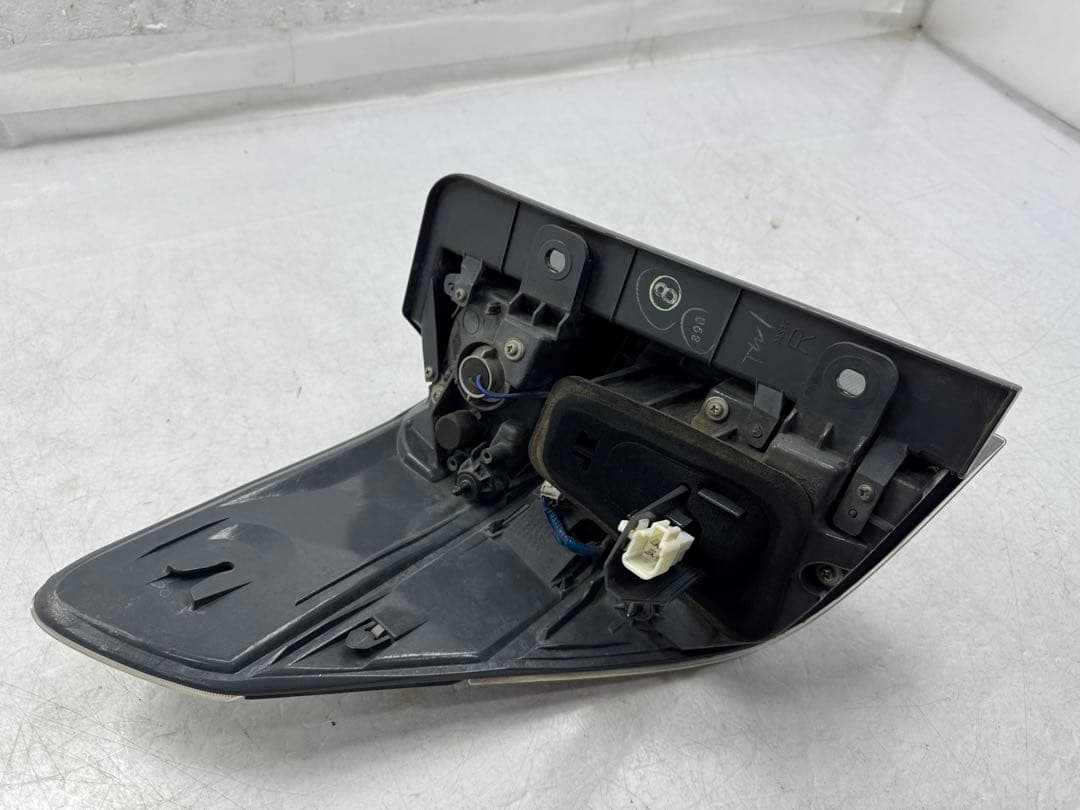 0系 トヨタ ヴェルファイア テールランプ 右 純正 ANH20 GGH20