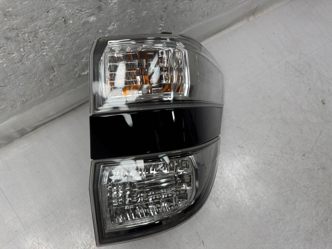 0系 トヨタ ヴェルファイア テールランプ 右 純正 ANH20 GGH20