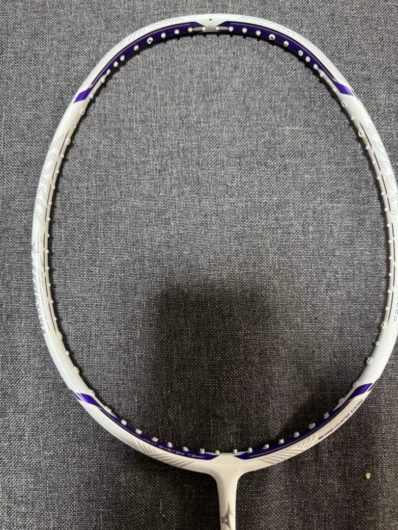 ARTUS 01 SPEED バドミントンラケットジャンク品2本