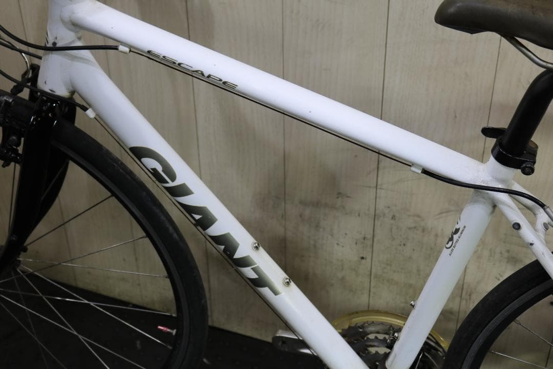 GIANT ESCAPE R3 700C アルミ 24速 470mm 白クロス