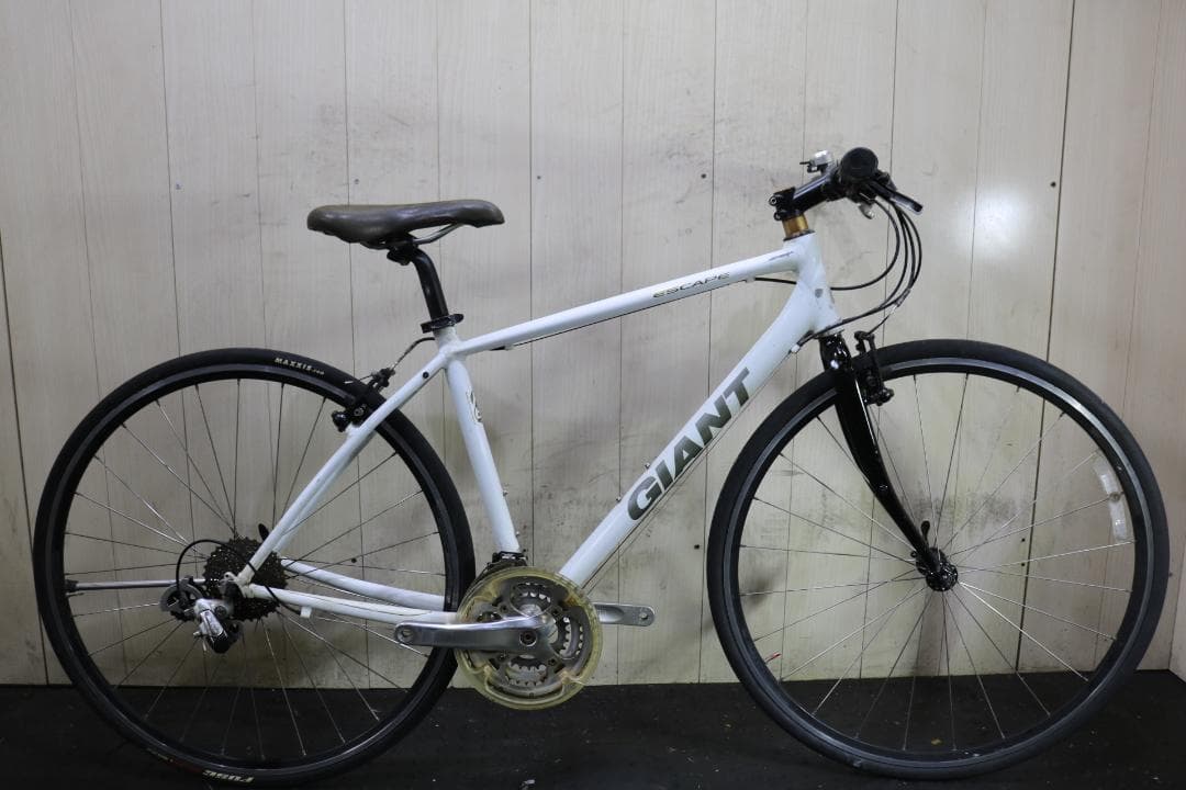 GIANT ESCAPE R3 700C アルミ 24速 470mm 白クロス