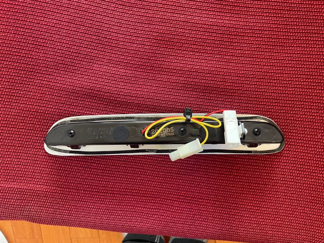ハイエース200系ヴァレンティハイマウントストップランプ